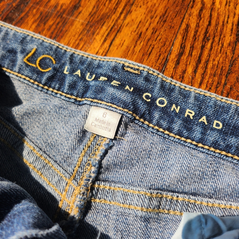Lauren Conrad jean shorts Size 6 - Picture 4 of 5